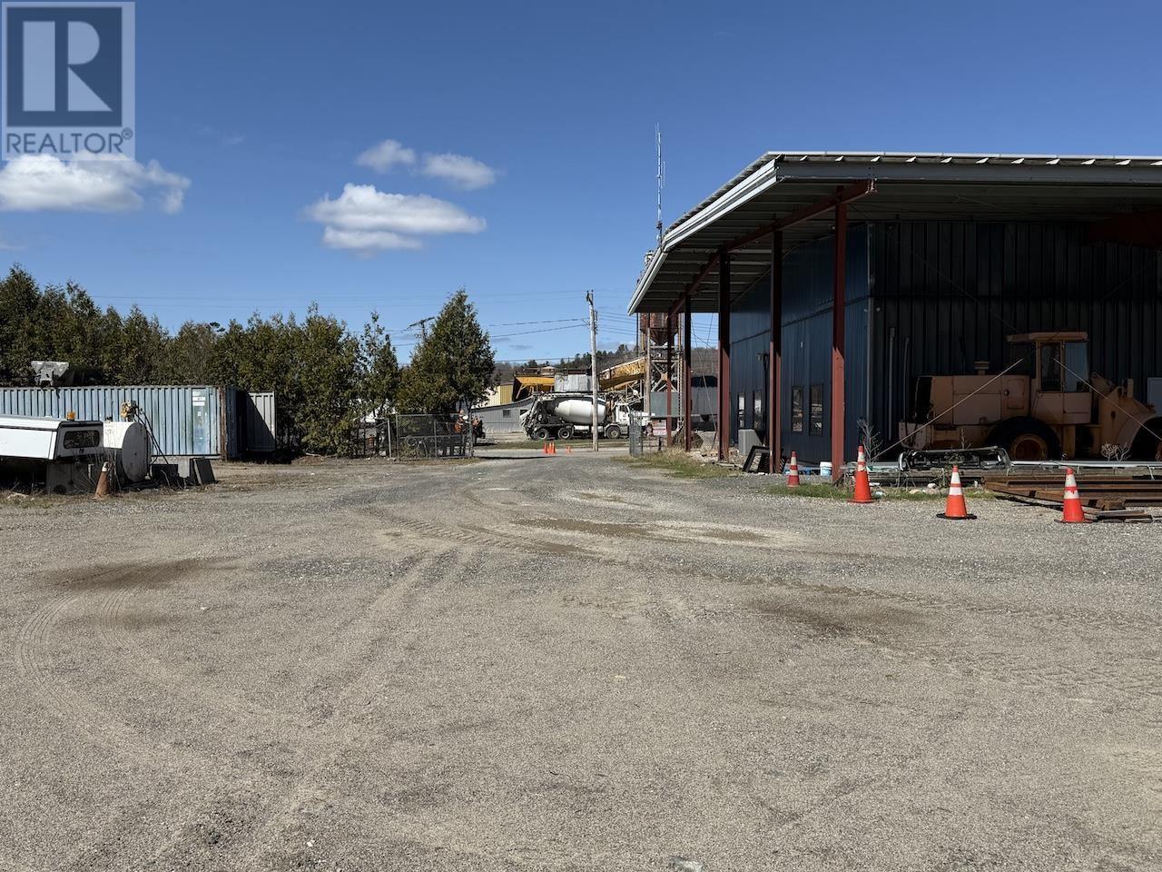 Photo 3 of 29 Perini Rd, Elliot Lake ON