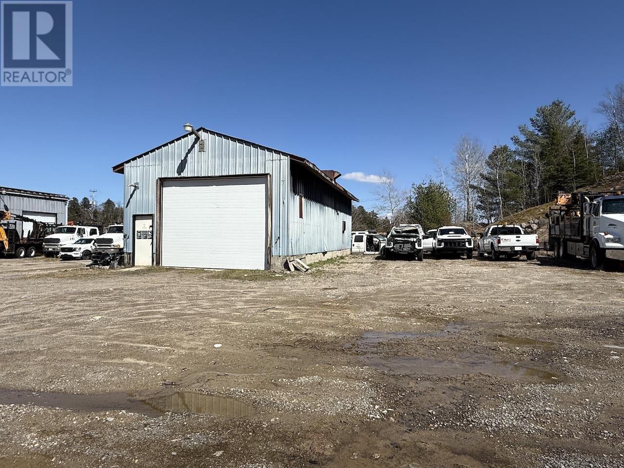 Photo 8 of 29 Perini Rd, Elliot Lake ON