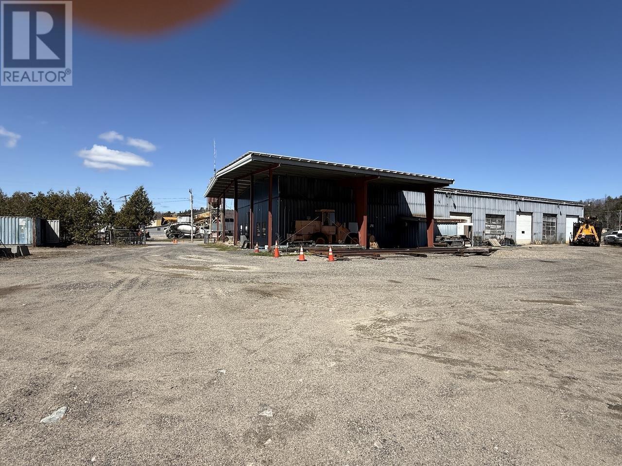 Photo 4 of 29 Perini Rd, Elliot Lake ON