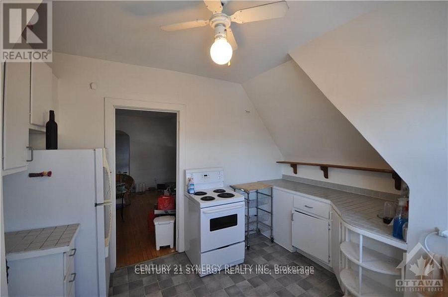 Photo 10 of 3 458 Maclaren Street, Ottawa ON