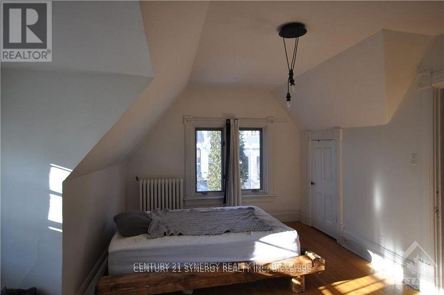 Photo 13 of 3 458 Maclaren Street, Ottawa ON