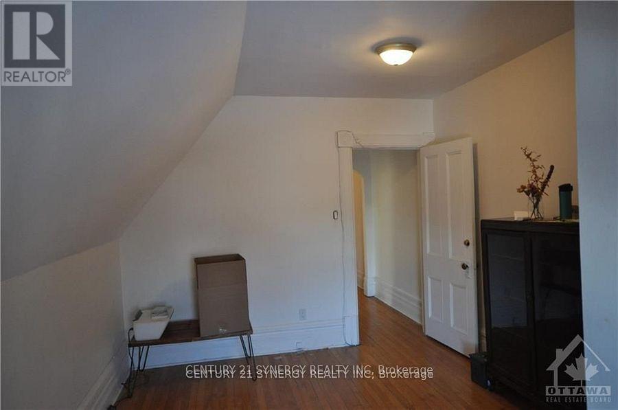 Photo 6 of 3 458 Maclaren Street, Ottawa ON
