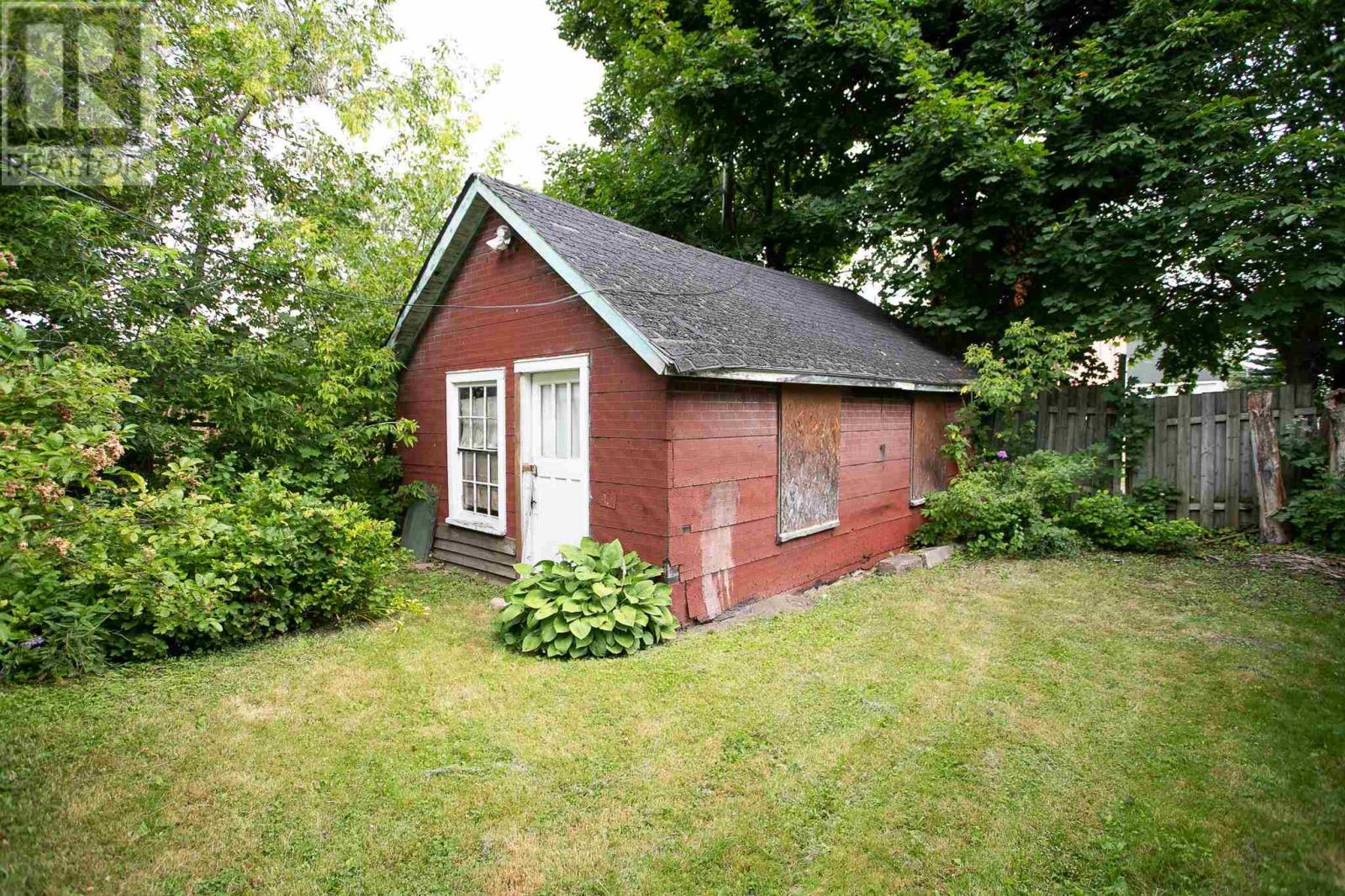 Photo 6 of 188 Church St, Sault Ste Marie ON