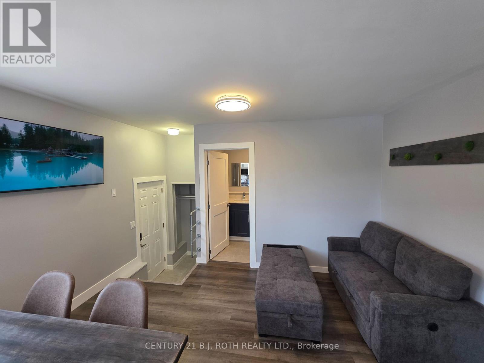 Photo 3 of 5 82 Albert Street N, Orillia ON