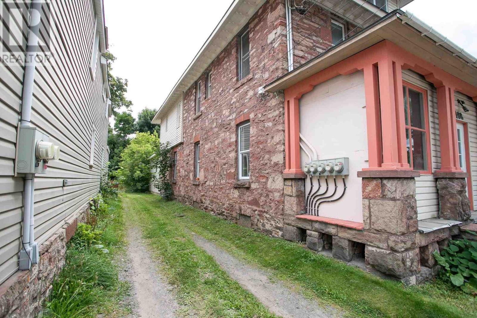 Photo 7 of 188 Church St, Sault Ste Marie ON