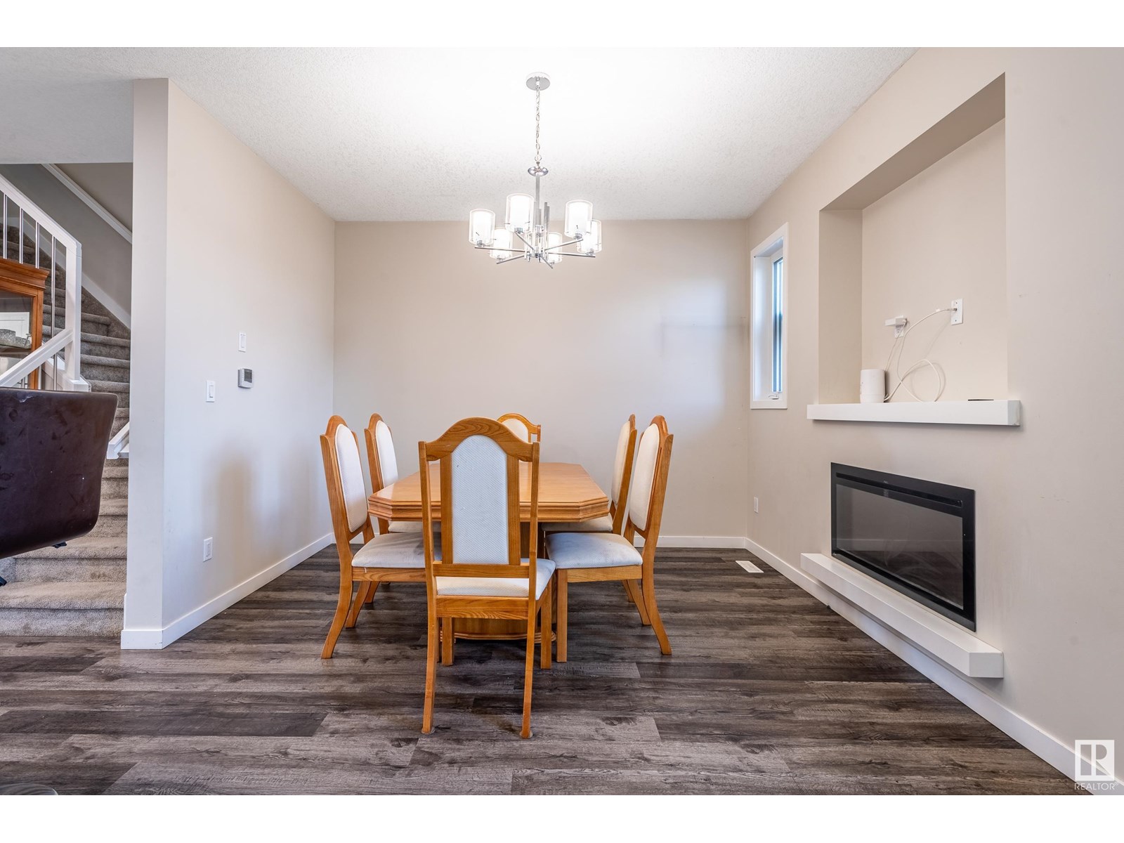 Photo 15 of 15928 100 Av Nw, Edmonton AB