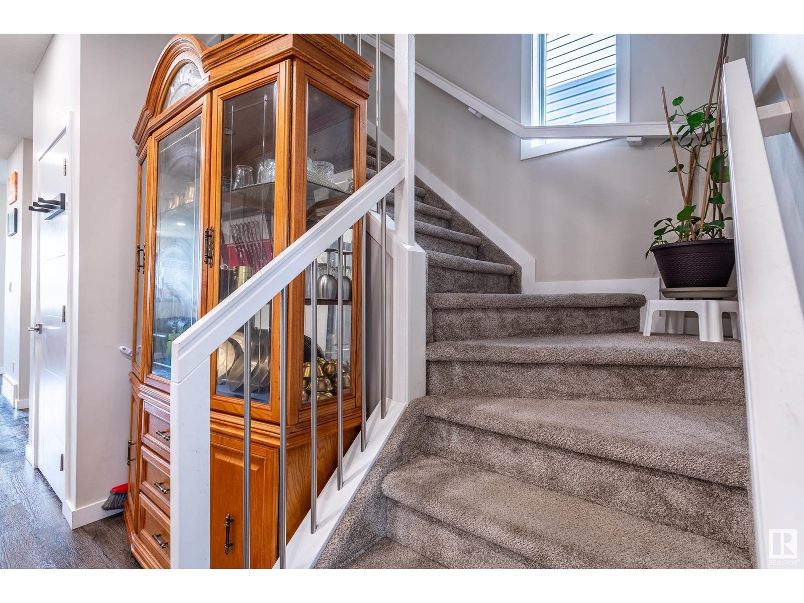 Photo 17 of 15928 100 Av Nw, Edmonton AB