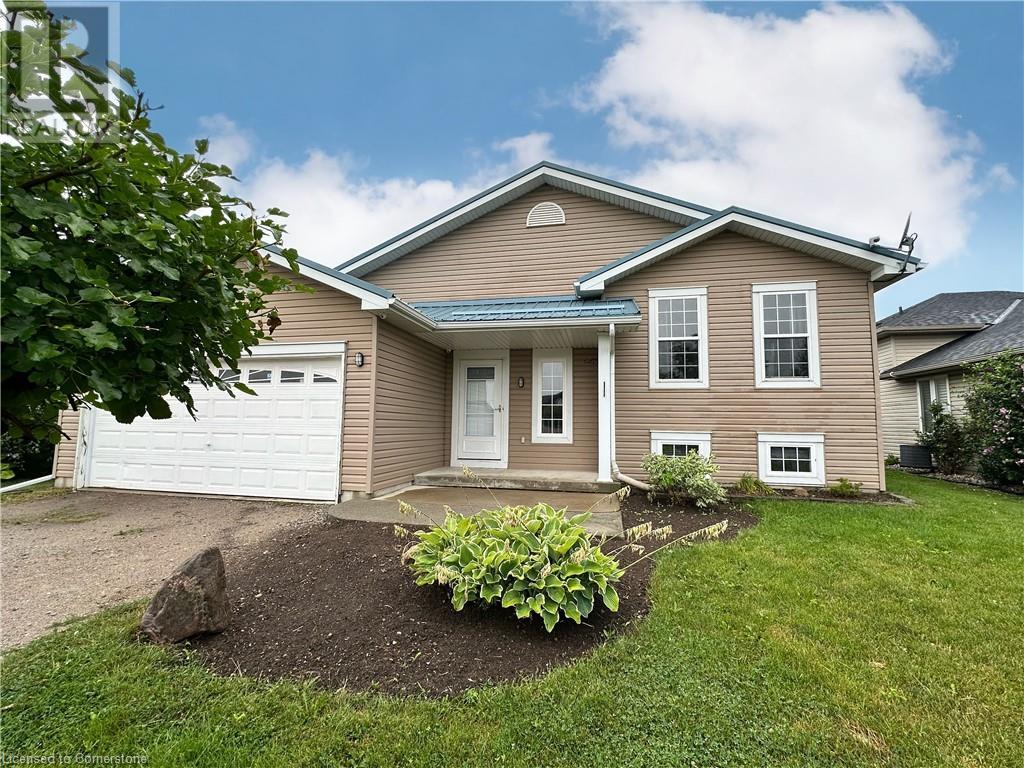 Photo 3 of 17 Mapleview Drive, Hagersville ON