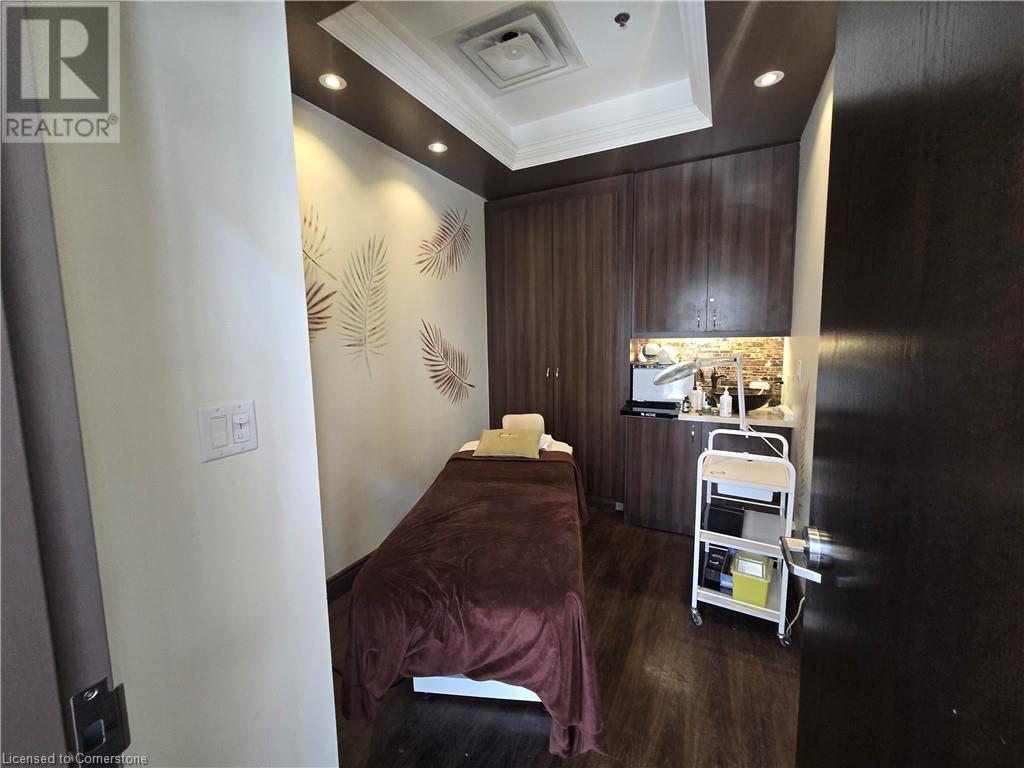 Photo 8 of 4033 Hurontario Street Unit 1, Mississauga ON
