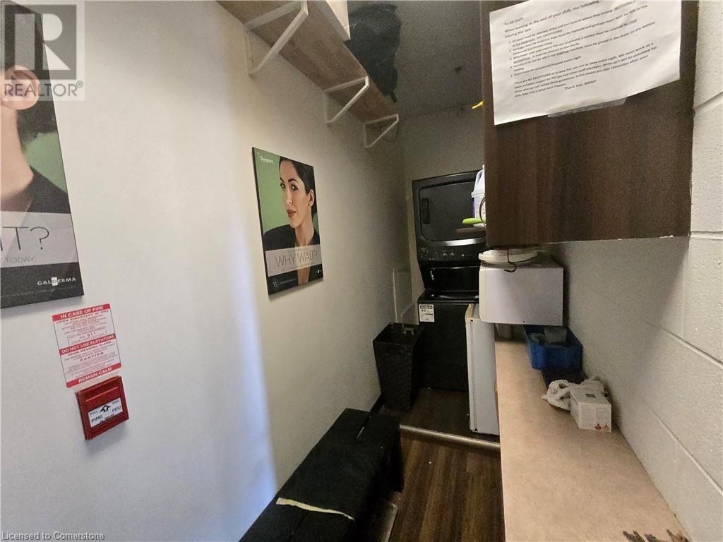Photo 20 of 4033 Hurontario Street Unit 1, Mississauga ON