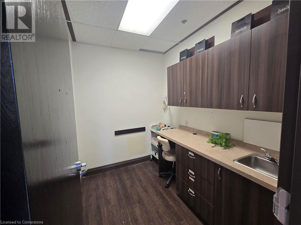 Photo 16 of 4033 Hurontario Street Unit 1, Mississauga ON