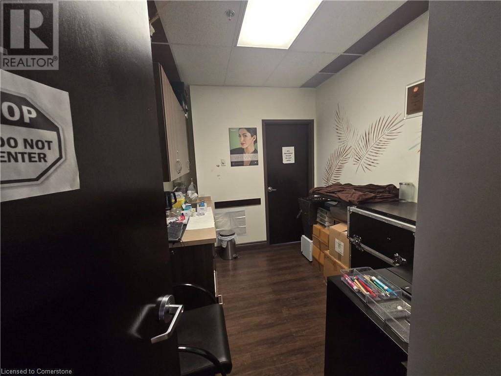 Photo 17 of 4033 Hurontario Street Unit 1, Mississauga ON