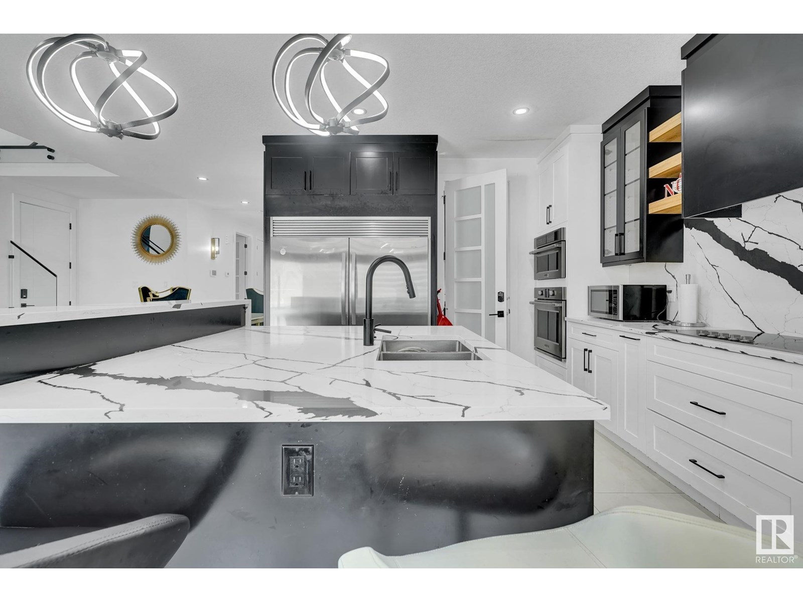 Photo 13 of 166 Fraser Wy Nw, Edmonton AB