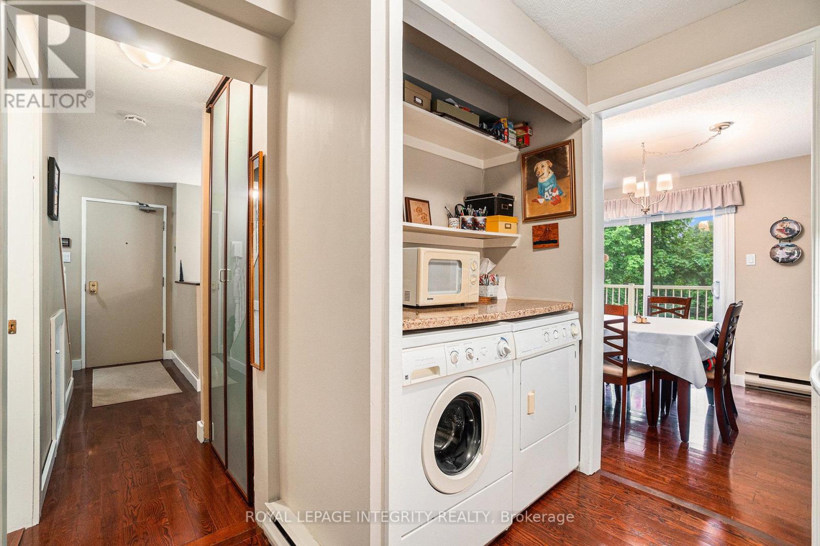 Photo 18 of 7 6 Sweetbriar Circle, Ottawa ON