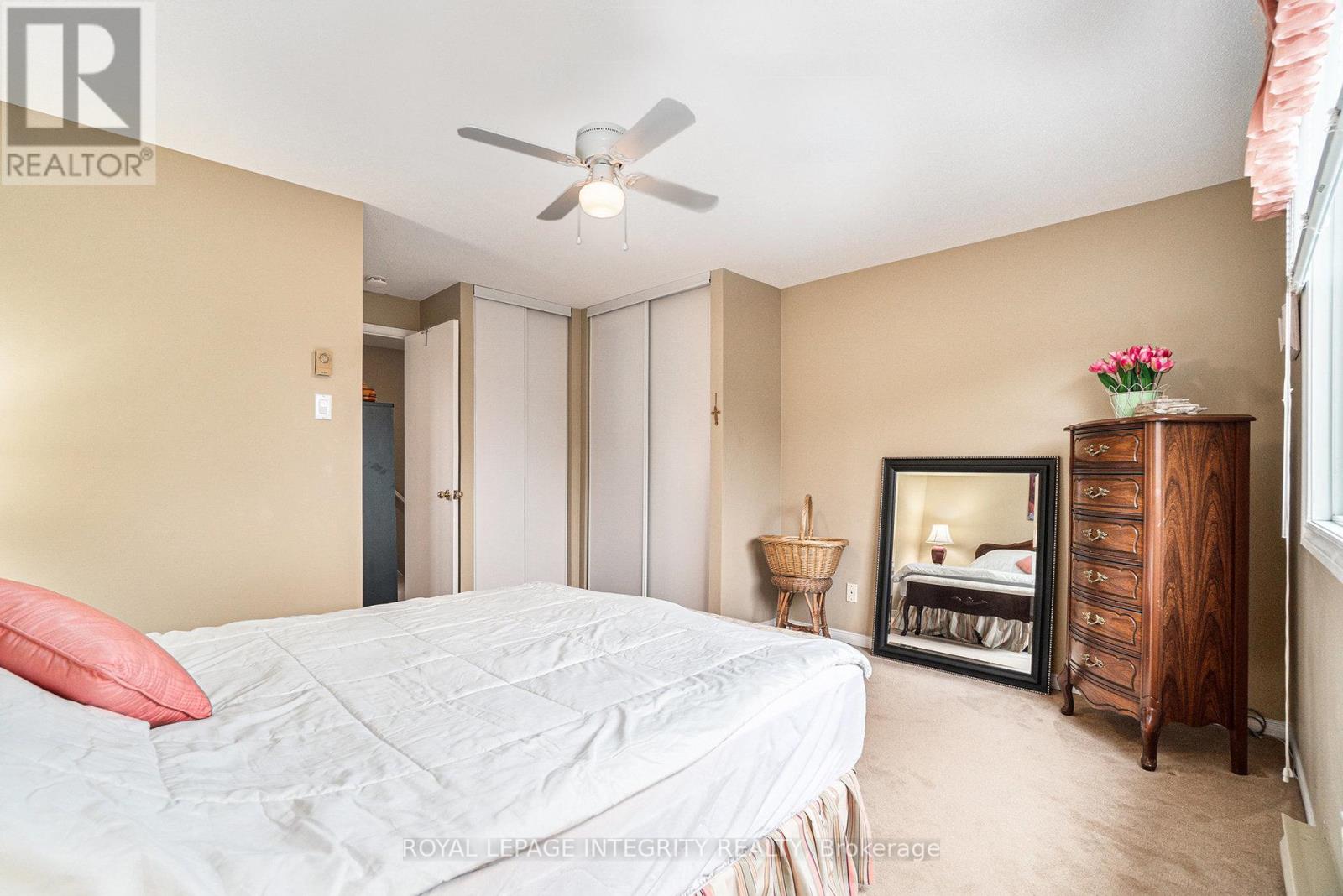 Photo 24 of 7 6 Sweetbriar Circle, Ottawa ON