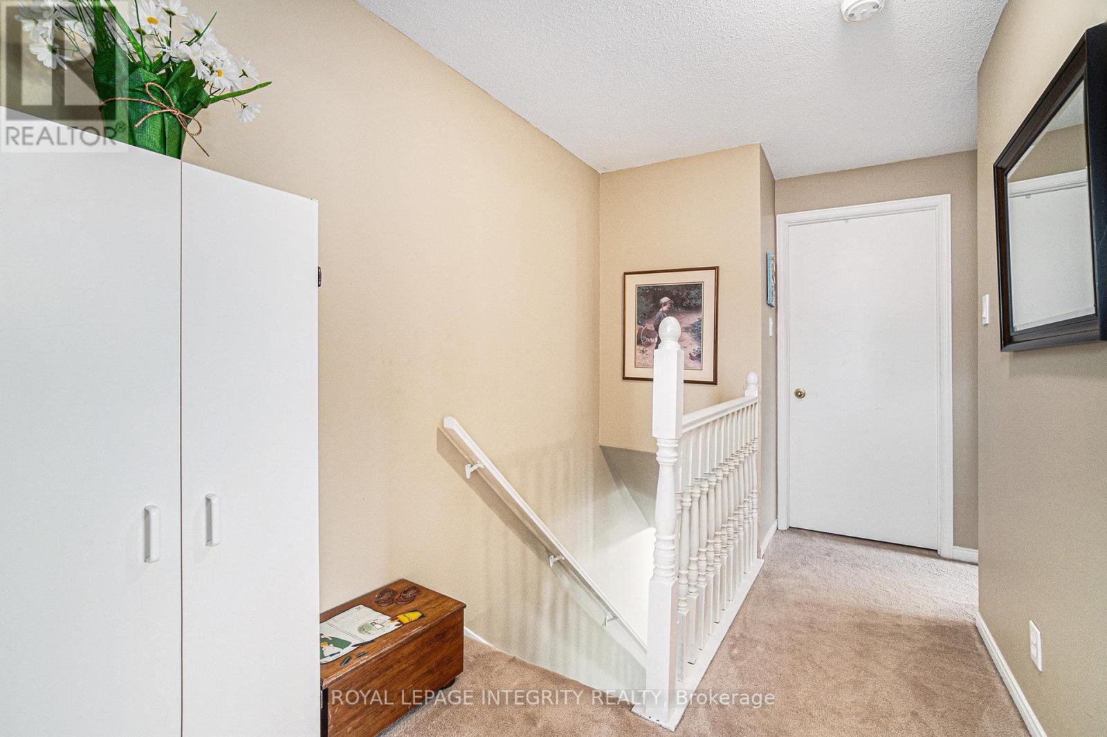 Photo 20 of 7 6 Sweetbriar Circle, Ottawa ON