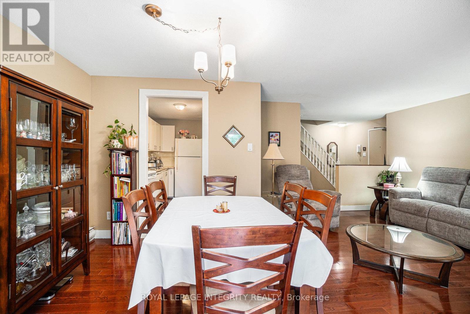 Photo 11 of 7 6 Sweetbriar Circle, Ottawa ON
