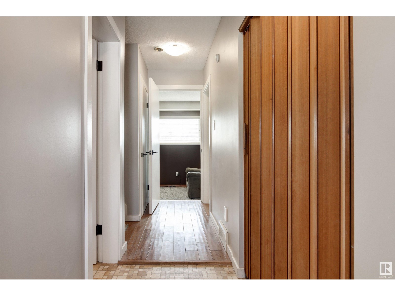 Photo 37 of 4716 124 St Nw, Edmonton AB