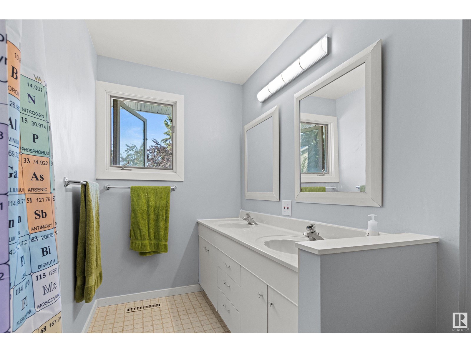 Photo 35 of 4716 124 St Nw, Edmonton AB