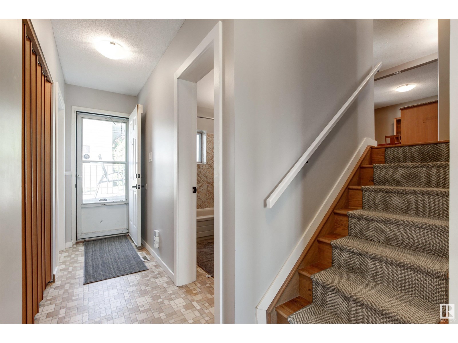 Photo 36 of 4716 124 St Nw, Edmonton AB