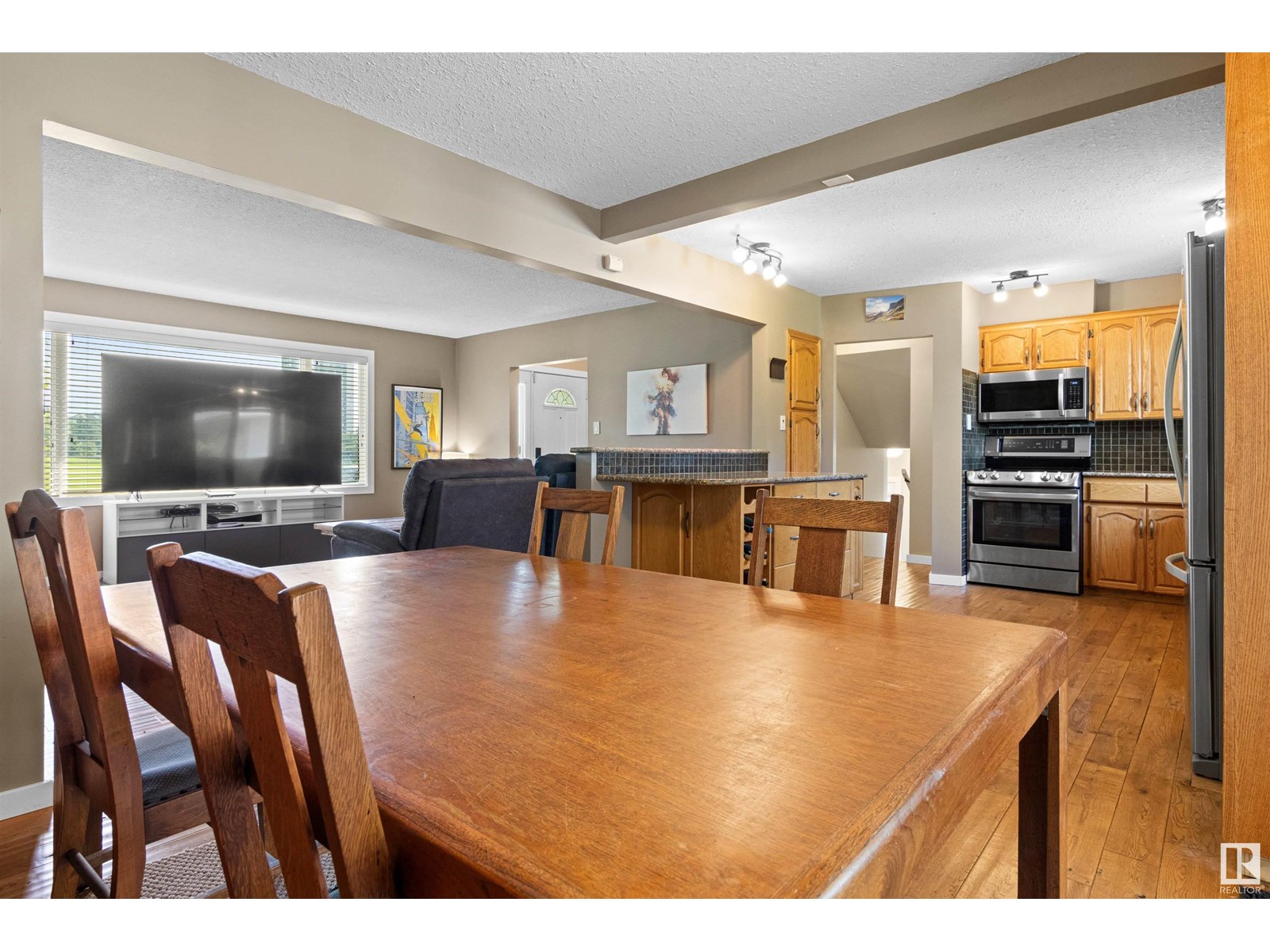 Photo 15 of 4716 124 St Nw, Edmonton AB