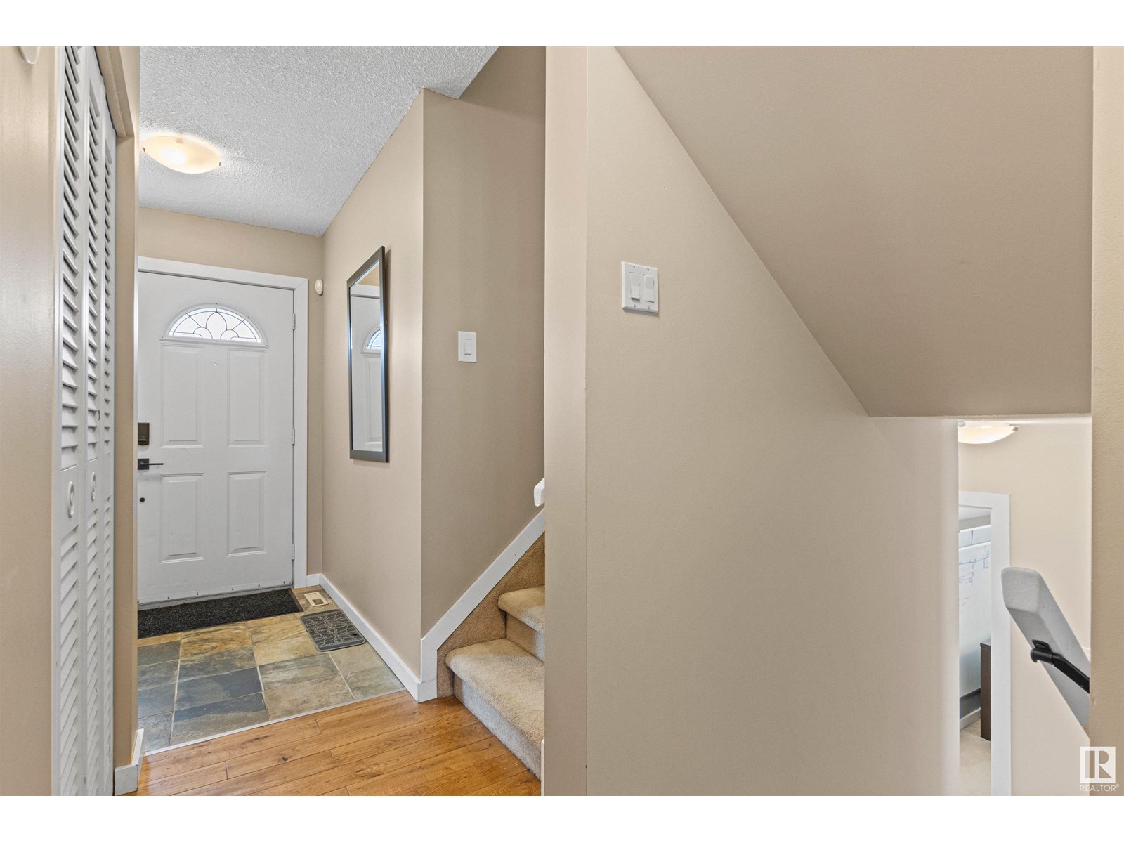 Photo 25 of 4716 124 St Nw, Edmonton AB