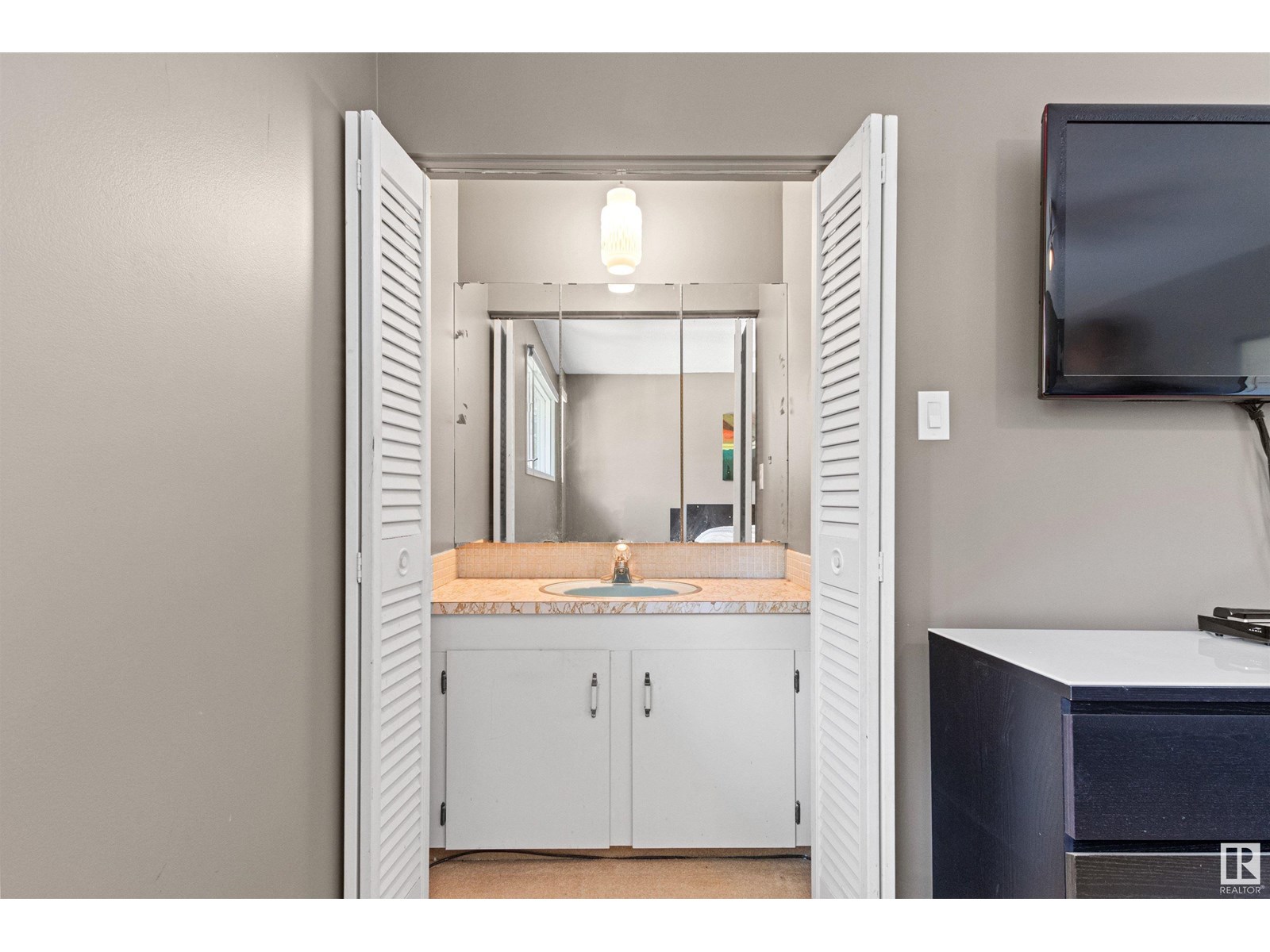 Photo 34 of 4716 124 St Nw, Edmonton AB