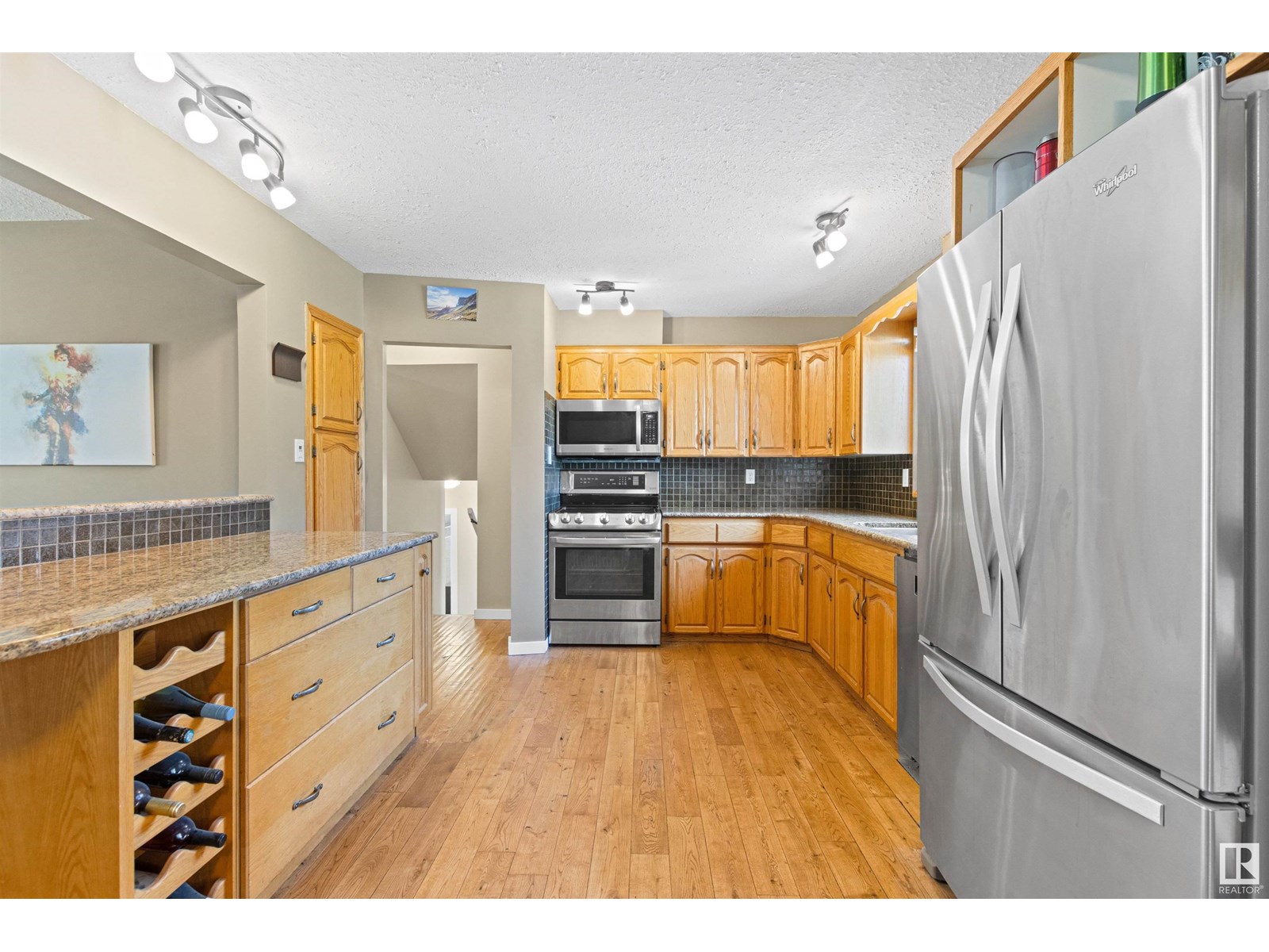 Photo 17 of 4716 124 St Nw, Edmonton AB