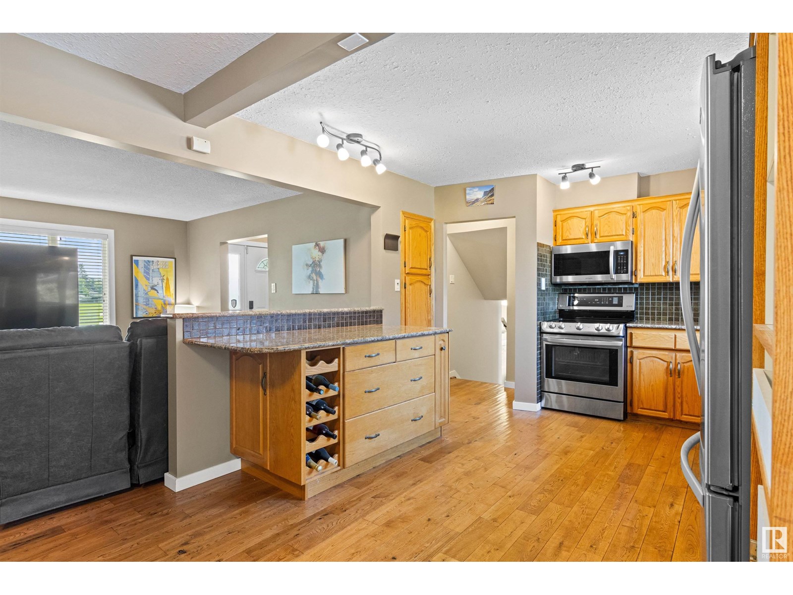 Photo 16 of 4716 124 St Nw, Edmonton AB