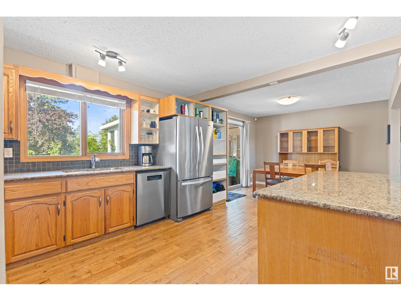 Photo 20 of 4716 124 St Nw, Edmonton AB