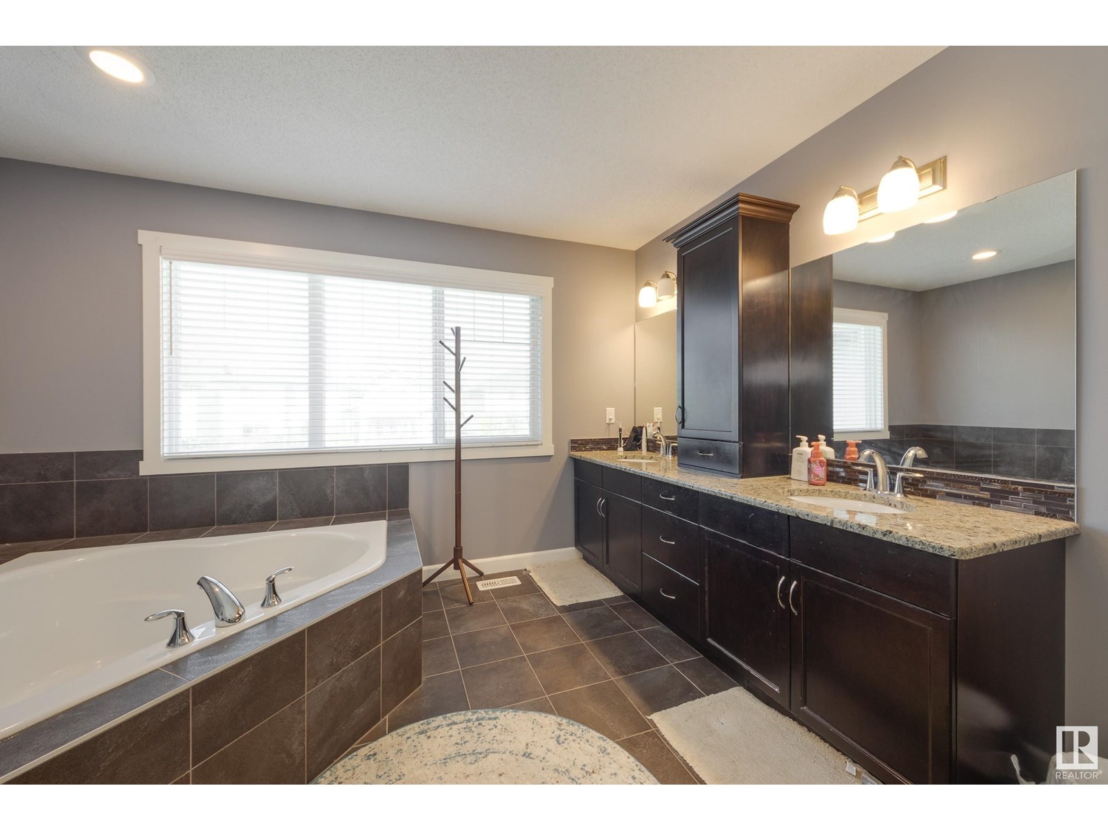 Photo 17 of 7626 Getty Link Li Nw, Edmonton AB