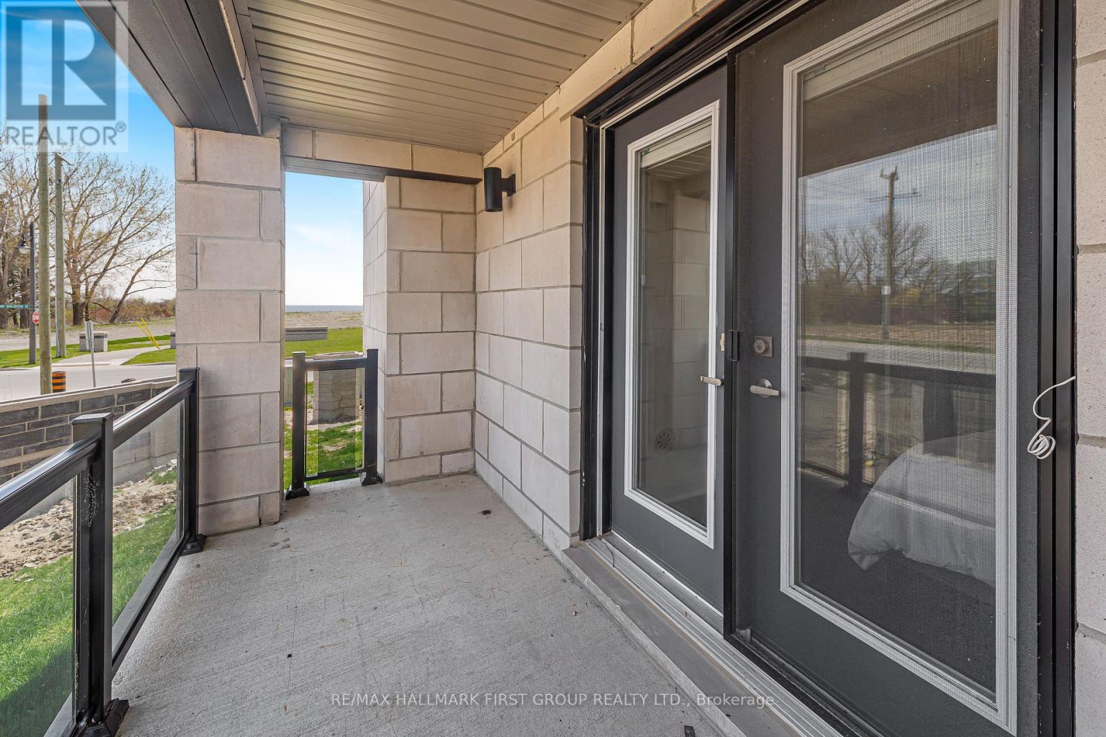 Photo 10 of 835 Port Darlington Road, Clarington ON