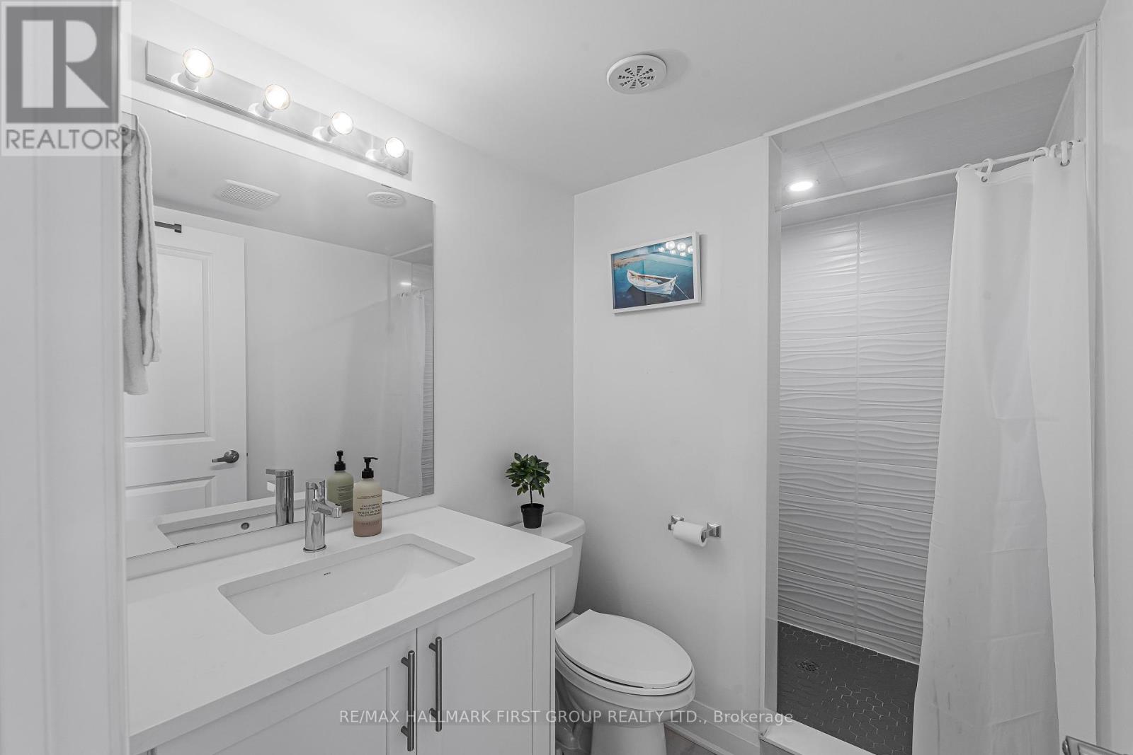 Photo 12 of 835 Port Darlington Road, Clarington ON