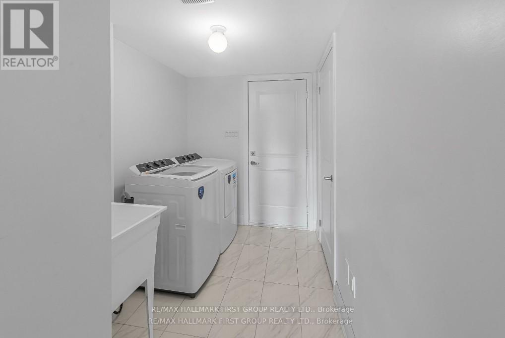 Photo 13 of 835 Port Darlington Road, Clarington ON