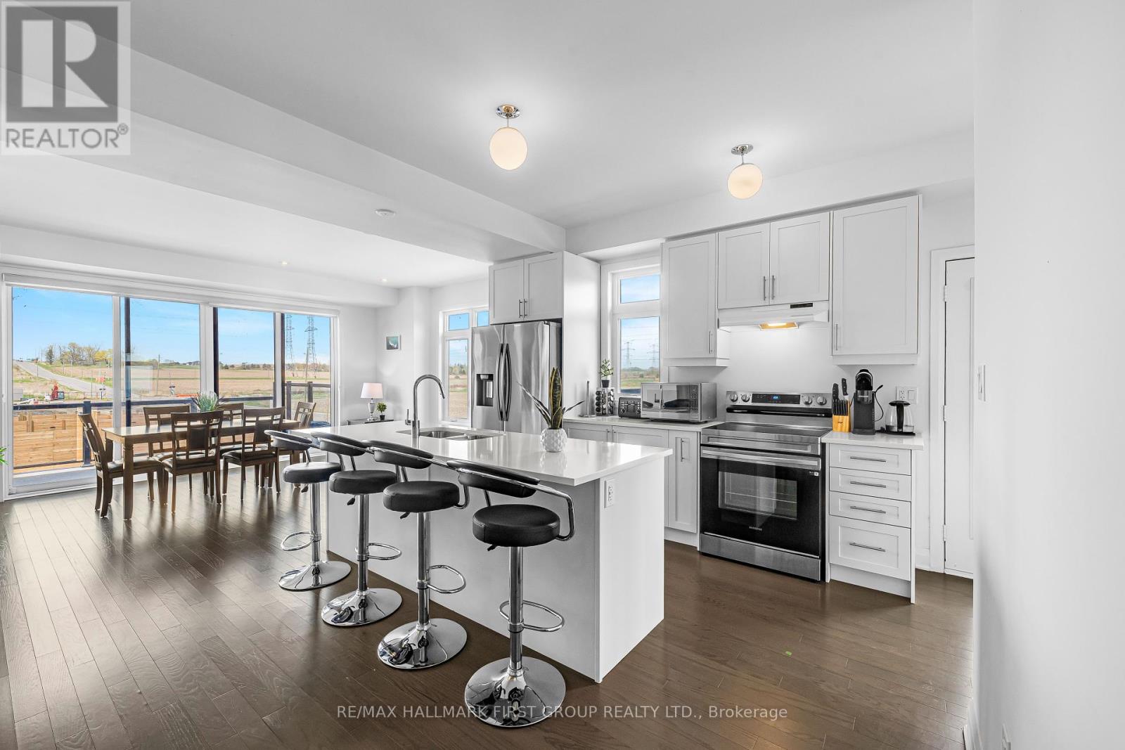 Photo 19 of 835 Port Darlington Road, Clarington ON