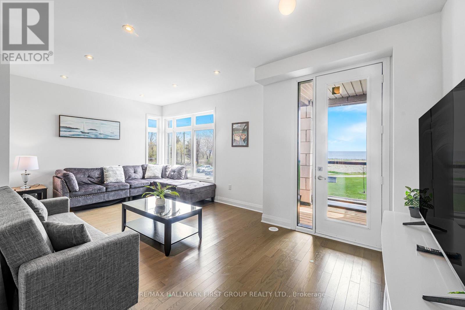 Photo 24 of 835 Port Darlington Road, Clarington ON