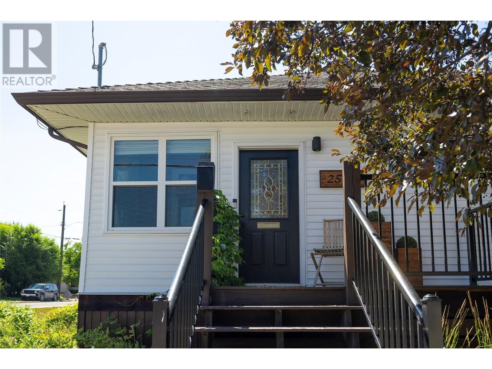 Photo 3 of 2500 39 Avenue, Vernon BC