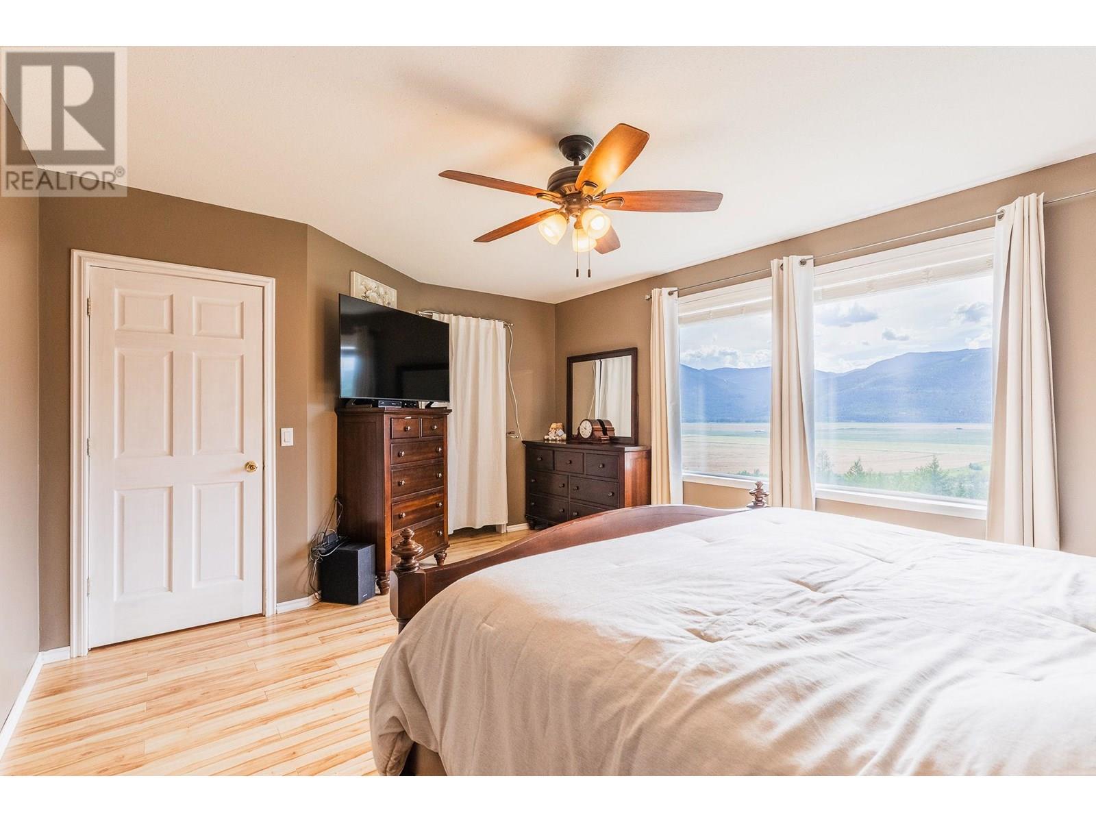 Photo 24 of 1325 Fox Tree Hill Road, Creston BC
