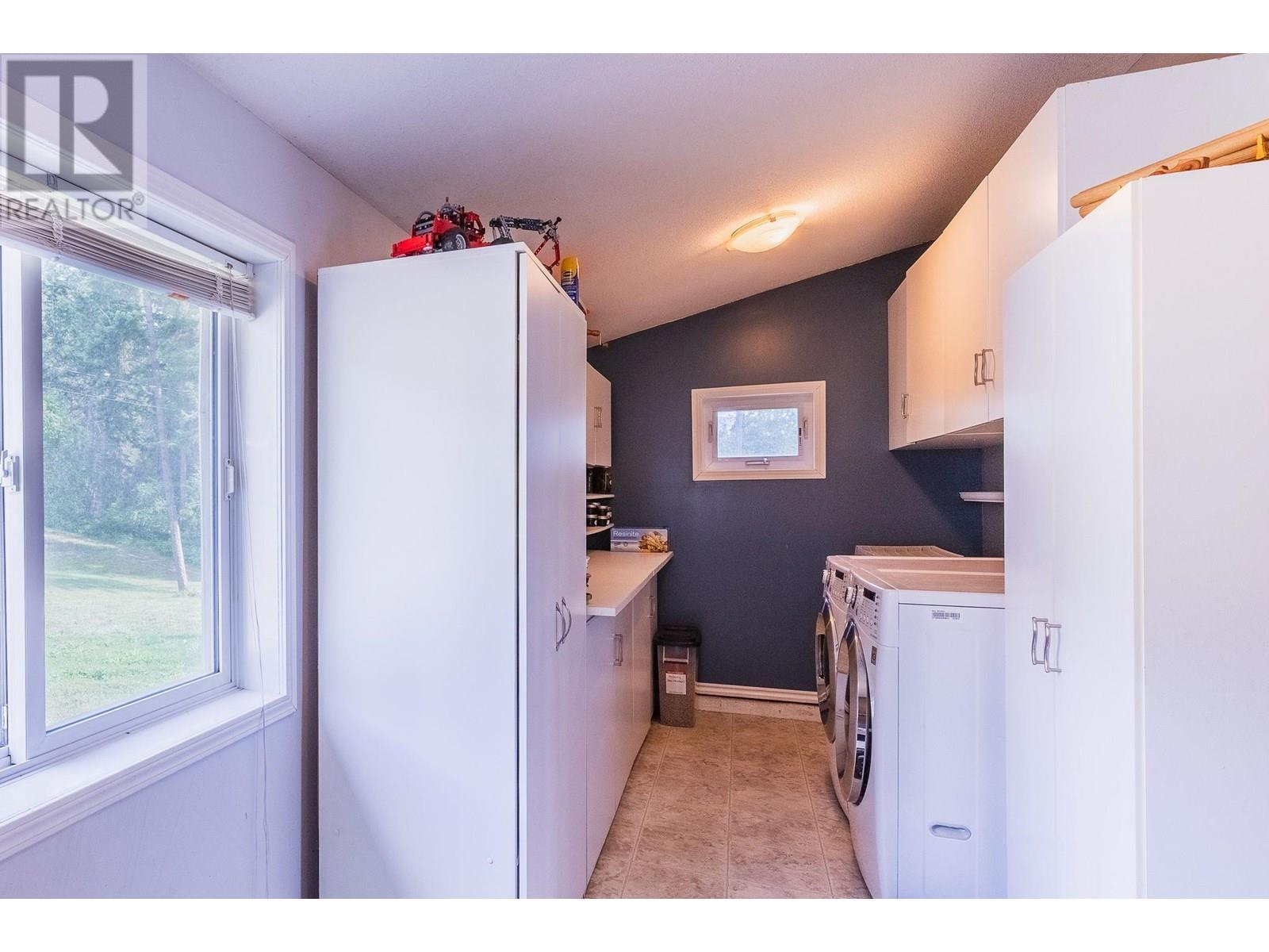 Photo 32 of 1325 Fox Tree Hill Road, Creston BC
