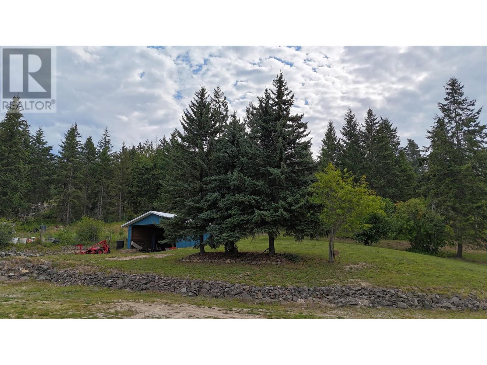Photo 6 of 1325 Fox Tree Hill Road, Creston BC