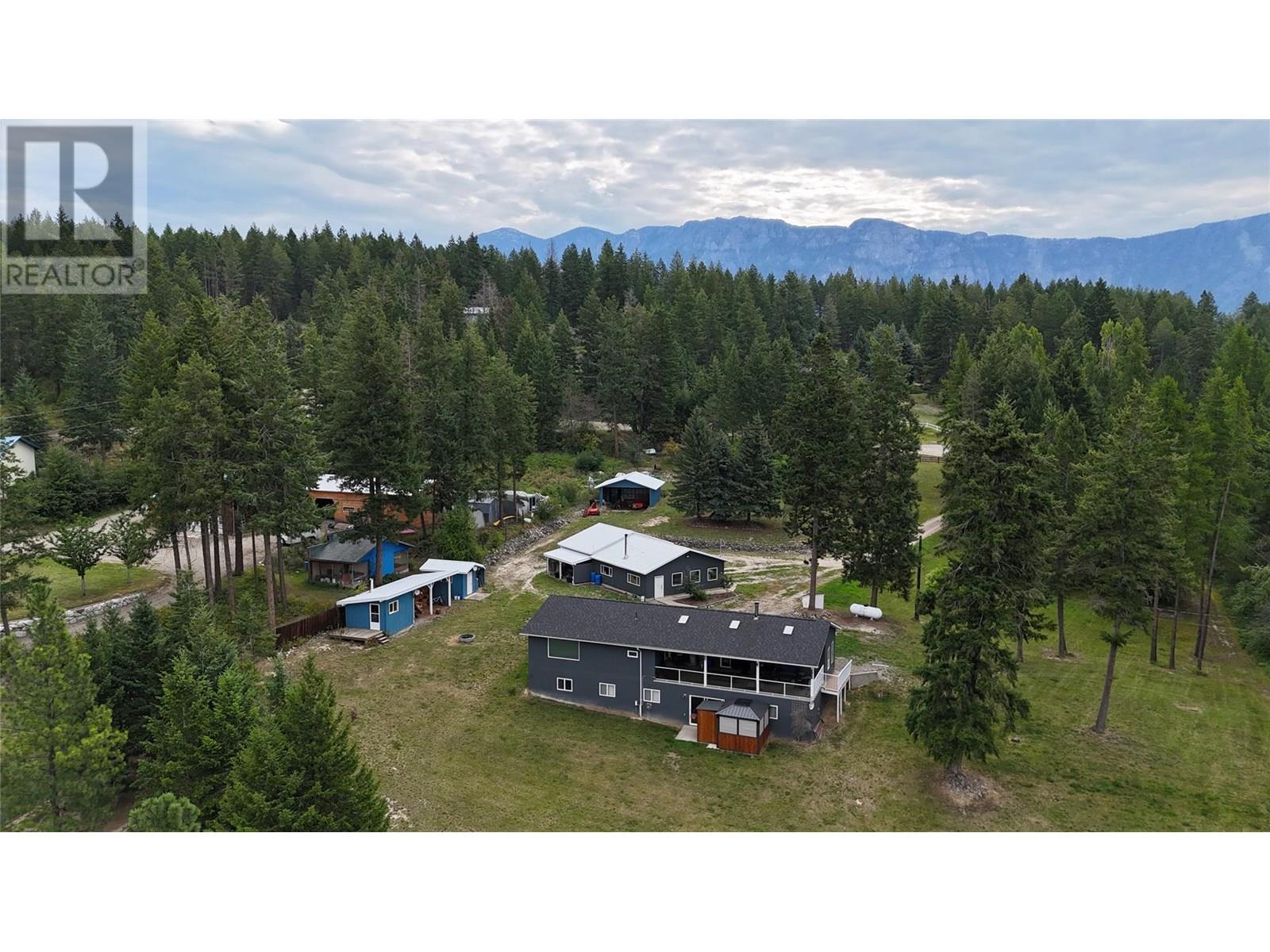 Photo 15 of 1325 Fox Tree Hill Road, Creston BC