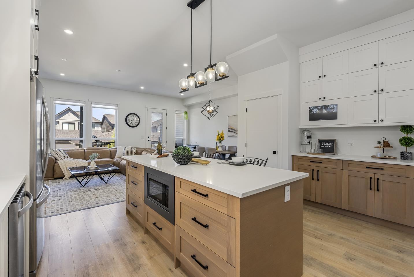 19637 76 AVENUE, Langley