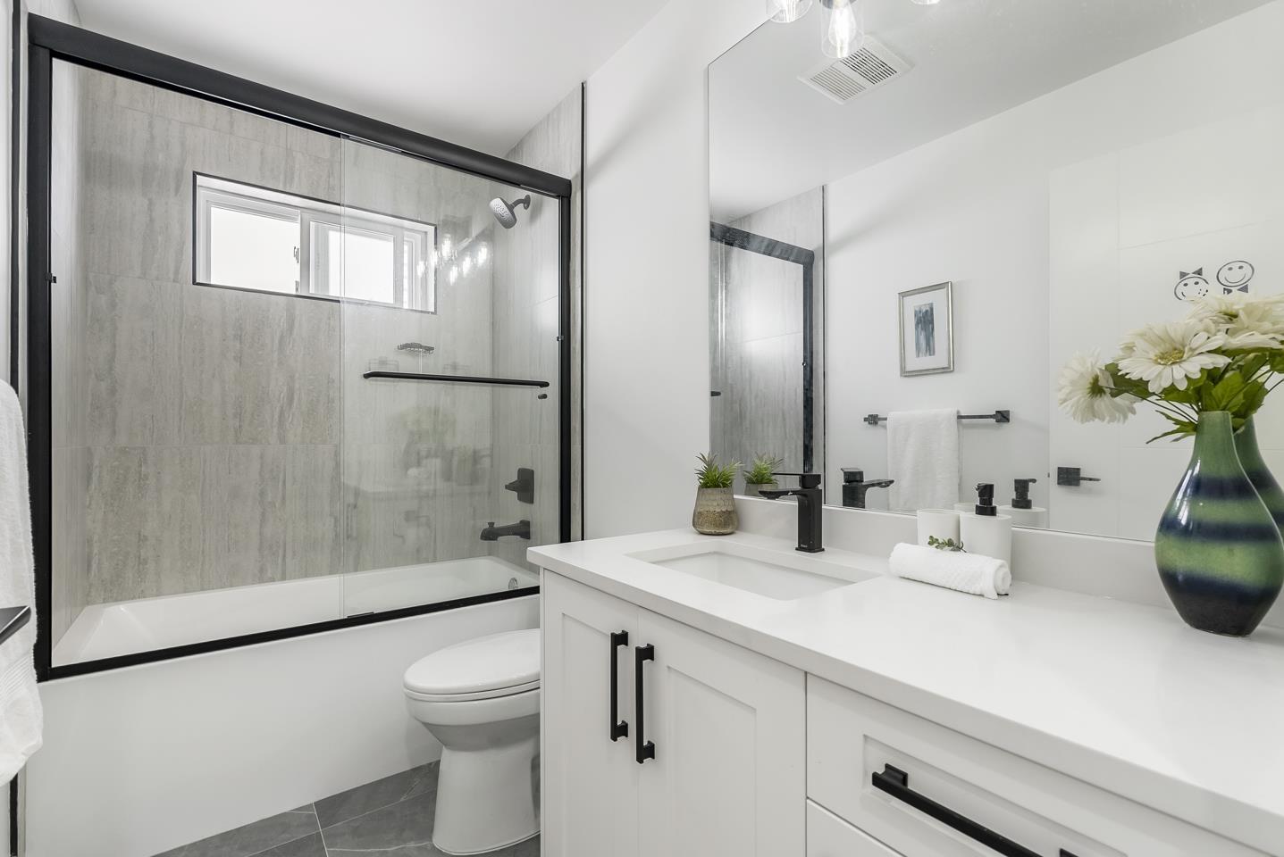 19637 76 AVENUE, Langley