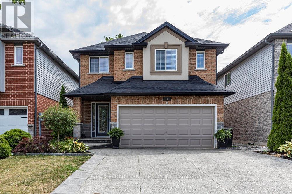 Photo 8 of 16 Avatar Place S, Hamilton ON
