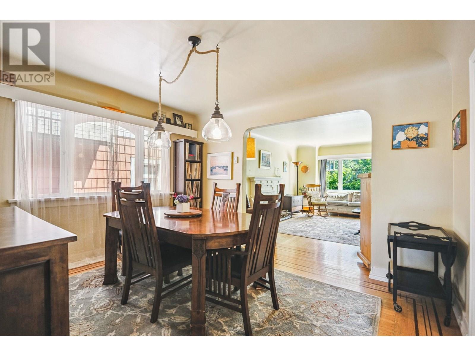Photo 6 of 4533 W 8th Avenue, Vancouver BC