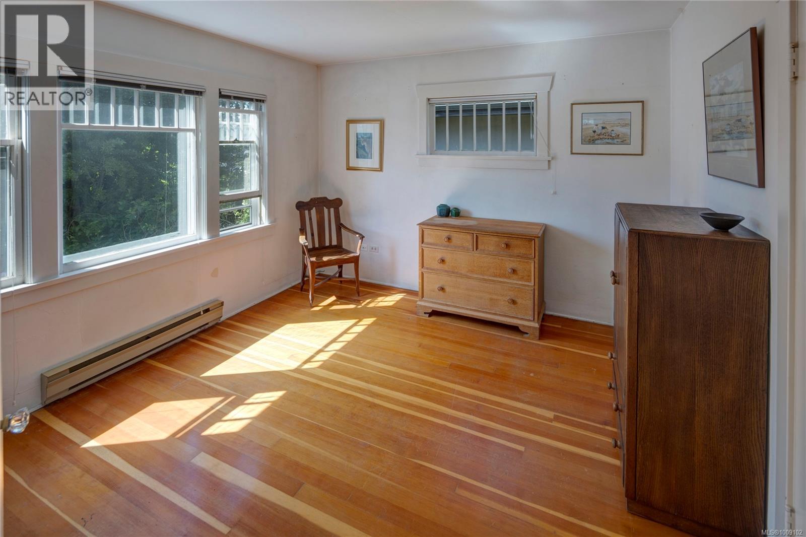 Photo 26 of 821 Newport Ave, Oak Bay BC