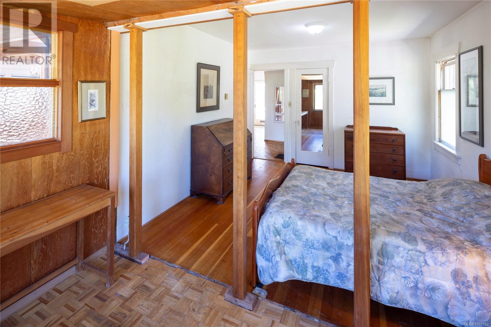 Photo 24 of 821 Newport Ave, Oak Bay BC
