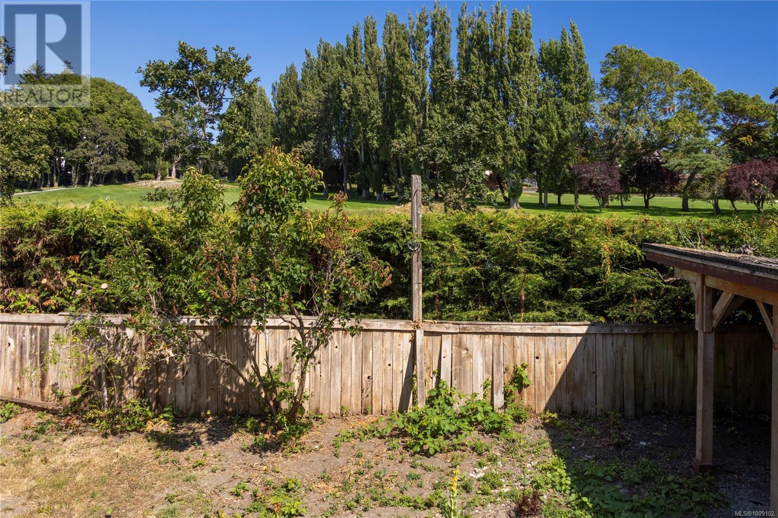 Photo 21 of 821 Newport Ave, Oak Bay BC