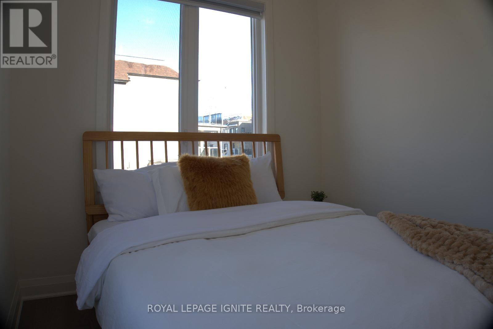 Photo 8 of 567 Port Darlington Road, Clarington ON