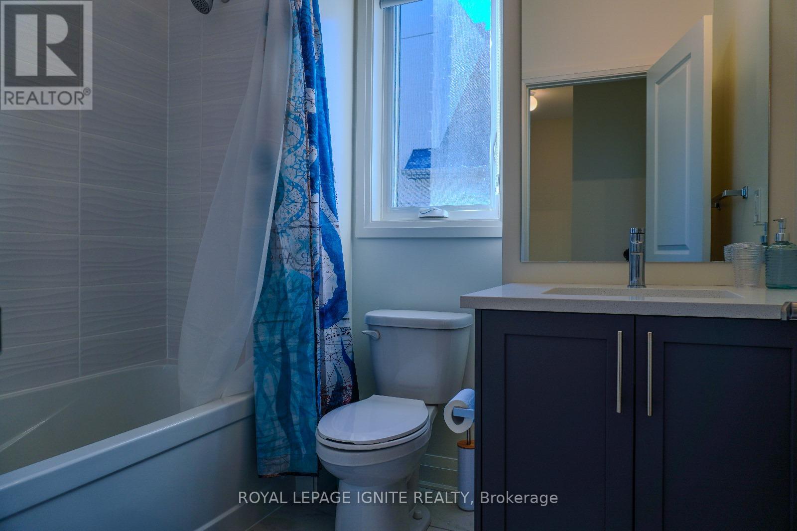Photo 10 of 567 Port Darlington Road, Clarington ON